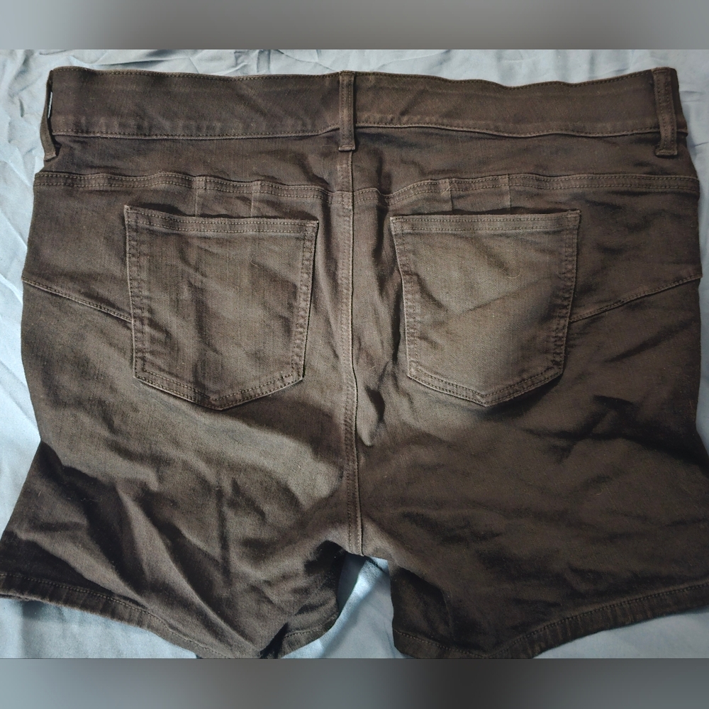 torrid Black Bombshell 5" Stretch Jean Shorts - Picture 2 of 3